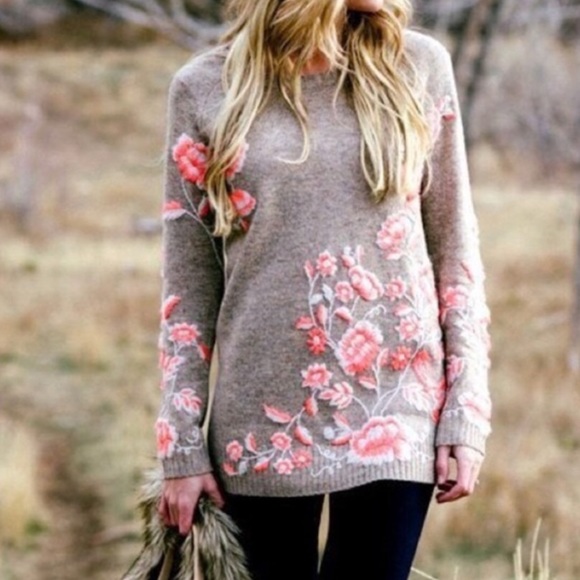 Anthropologie Sweaters - Sleeping on Snow Embroidered Ranunculus Tunic